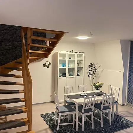 Citywohnung アパート ヴュルゼレン